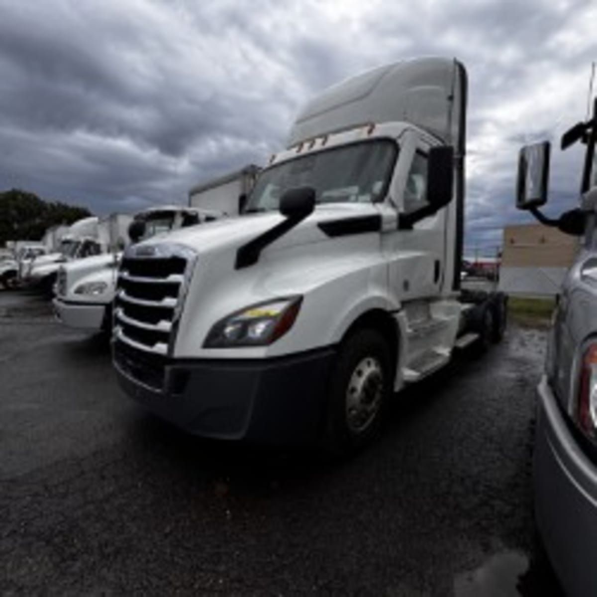 2021 Freightliner NEW CASCADIA PX12664
