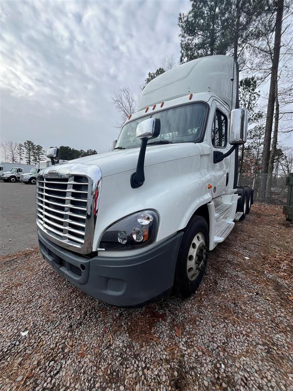 2018 Freightliner CASCADIA 125