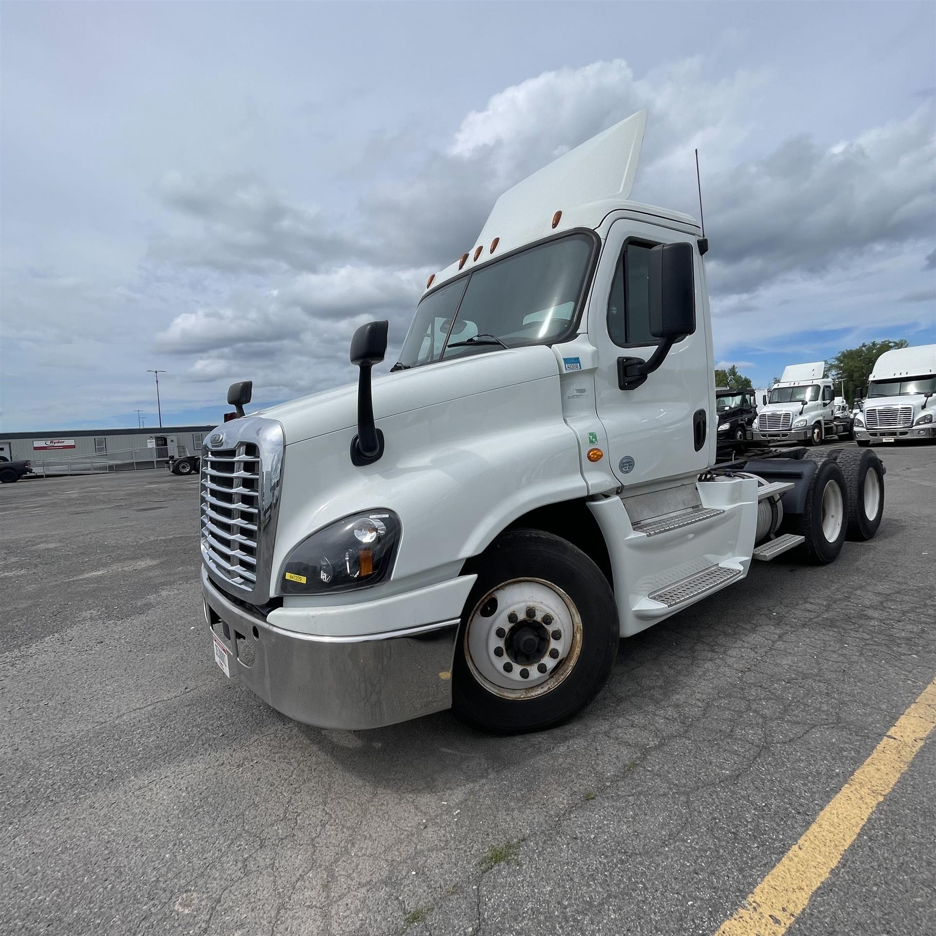 2016 Freightliner CASCADIA 125