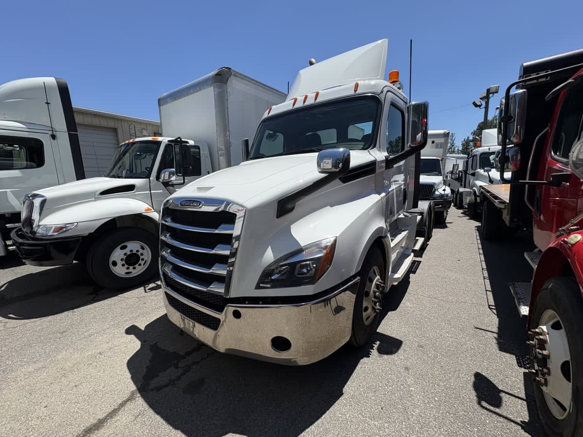2020 Freightliner NEW CASCADIA PX12664