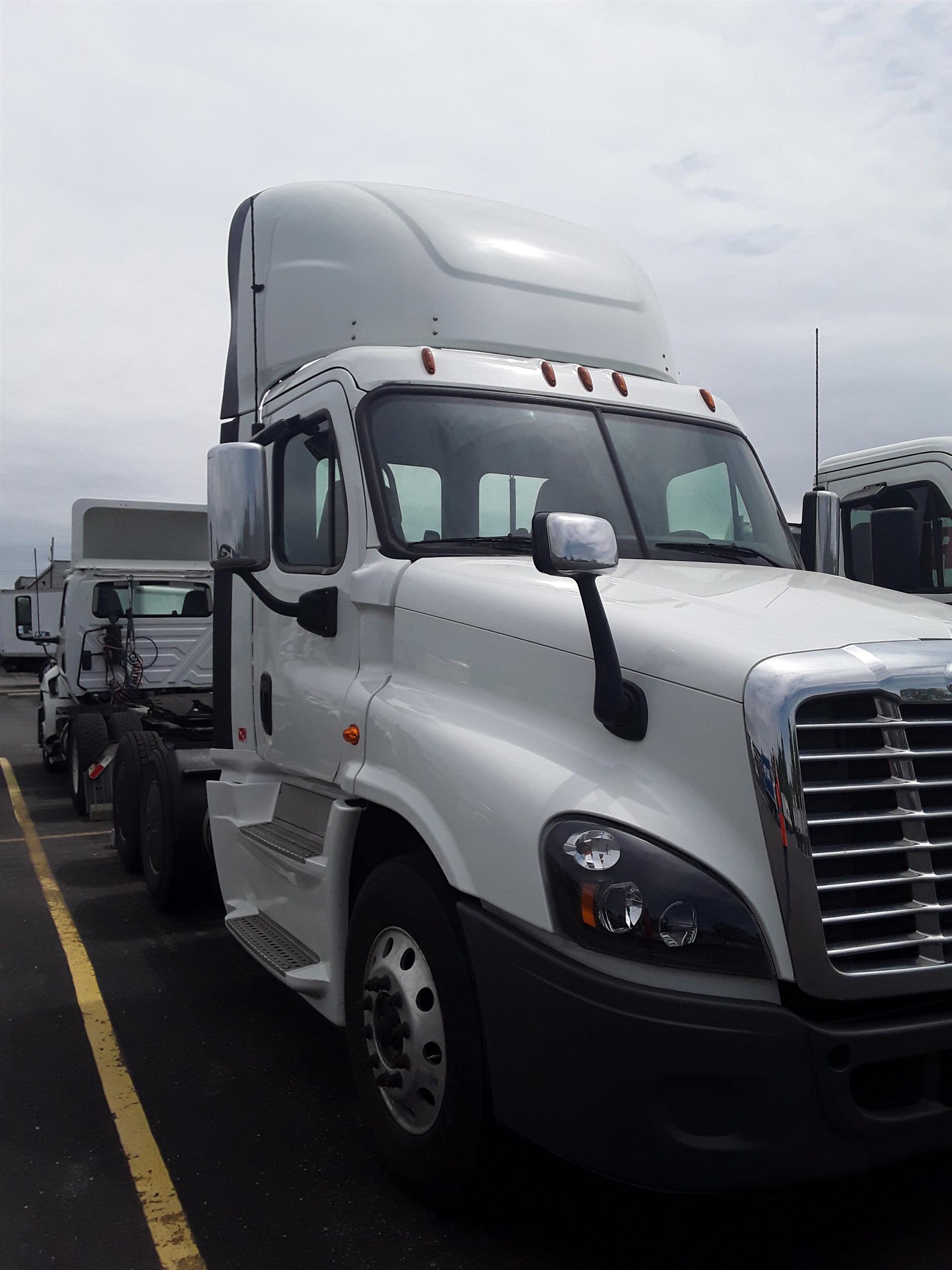2020 Freightliner CASCADIA 125