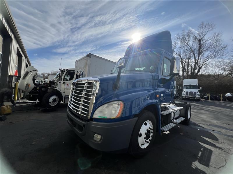 2015 Freightliner CASCADIA 125