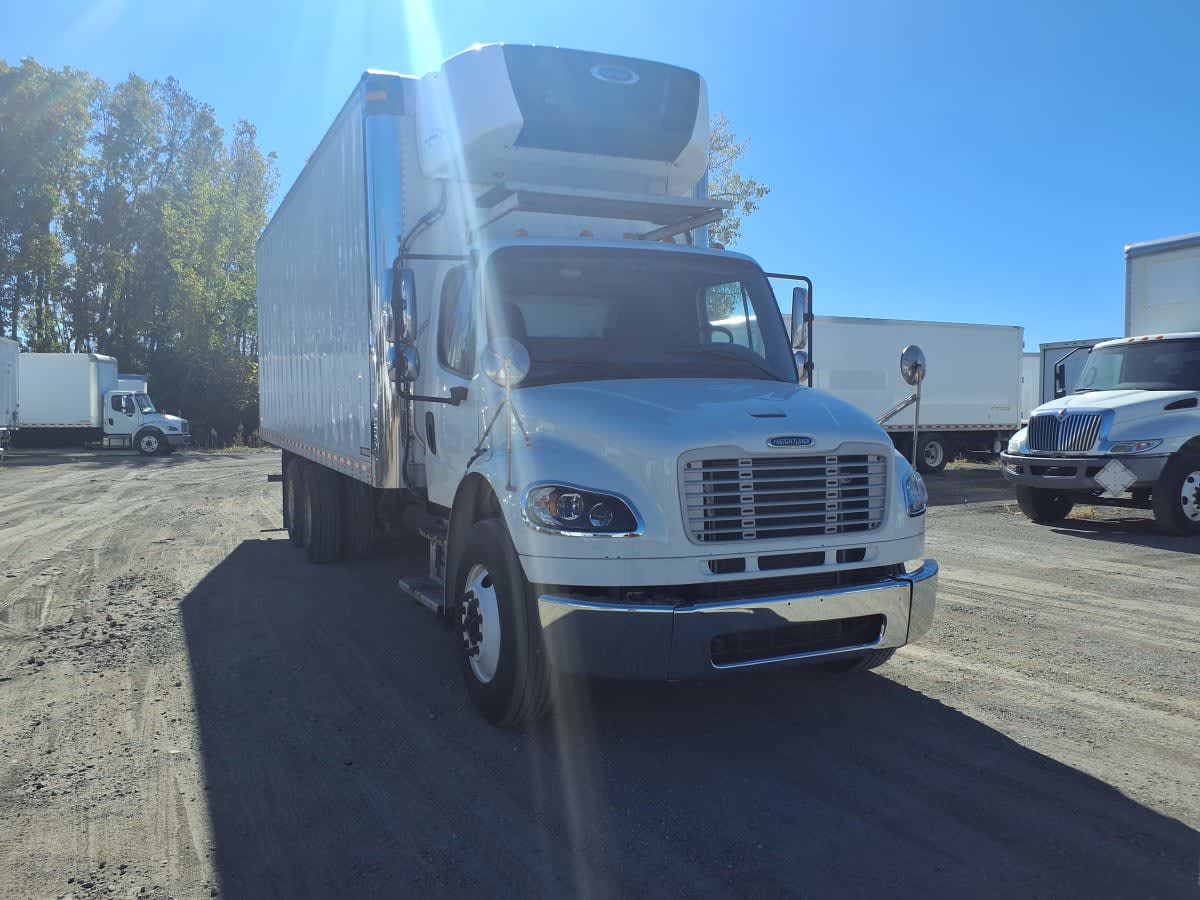 2021 Freightliner M2 106