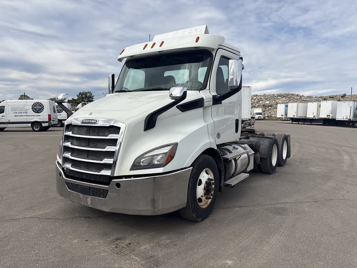 2019 Freightliner NEW CASCADIA 116