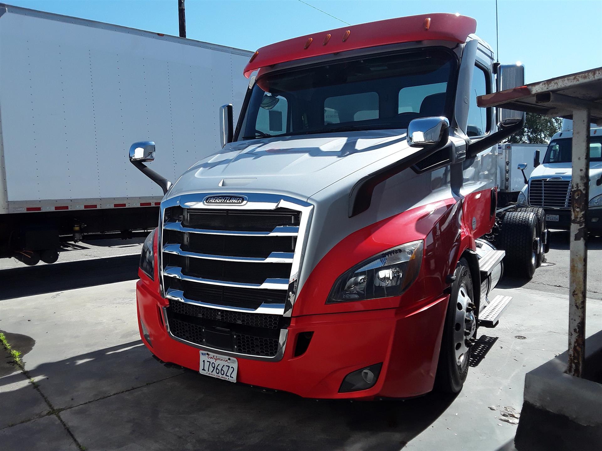 2020 Freightliner NEW CASCADIA 116