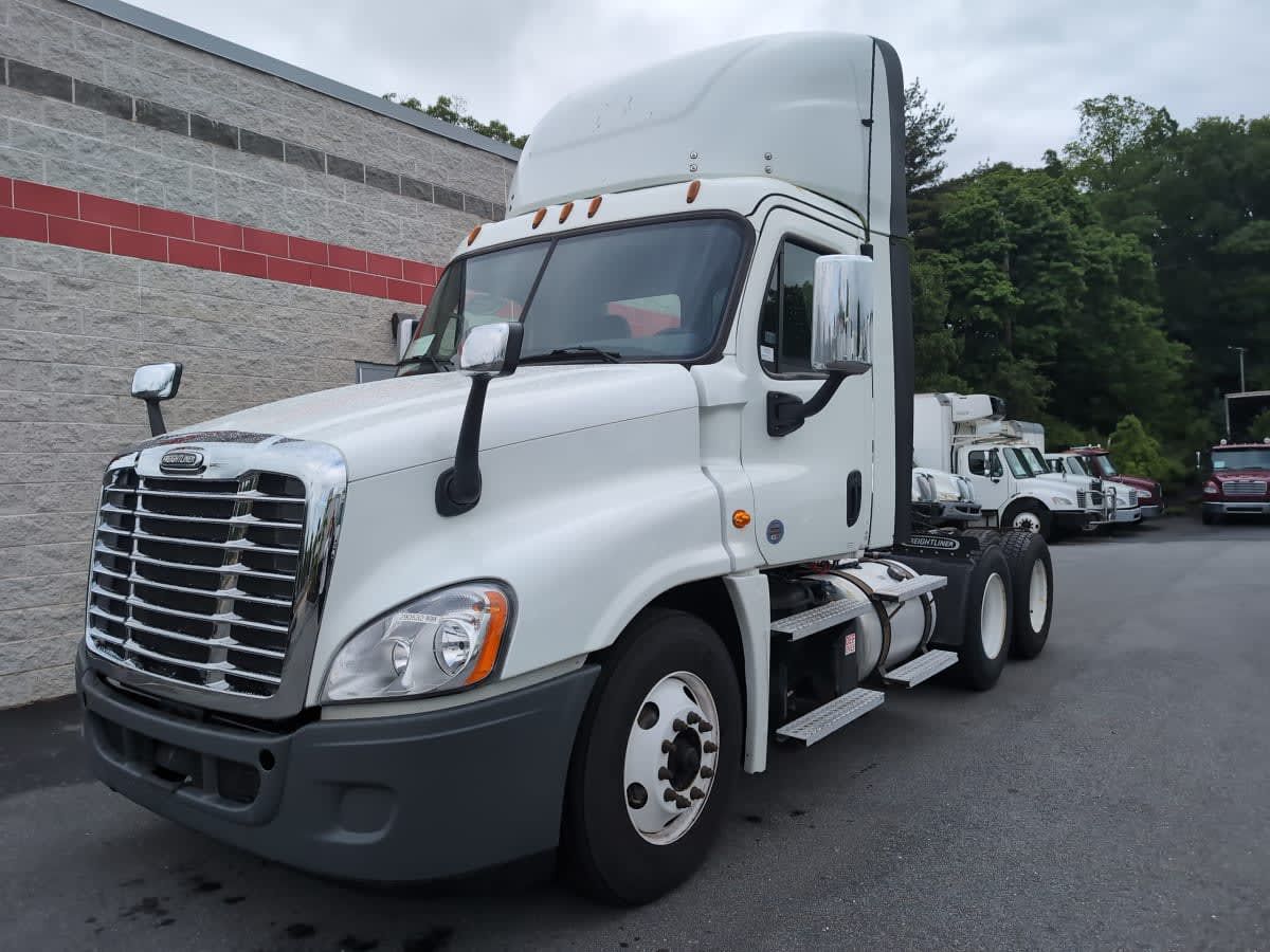 2020 Freightliner CASCADIA 125