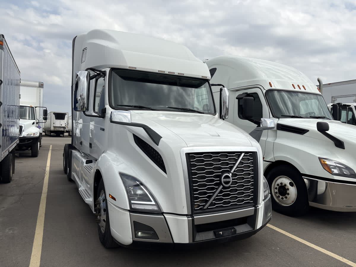 2019 Volvo VNL64T-760