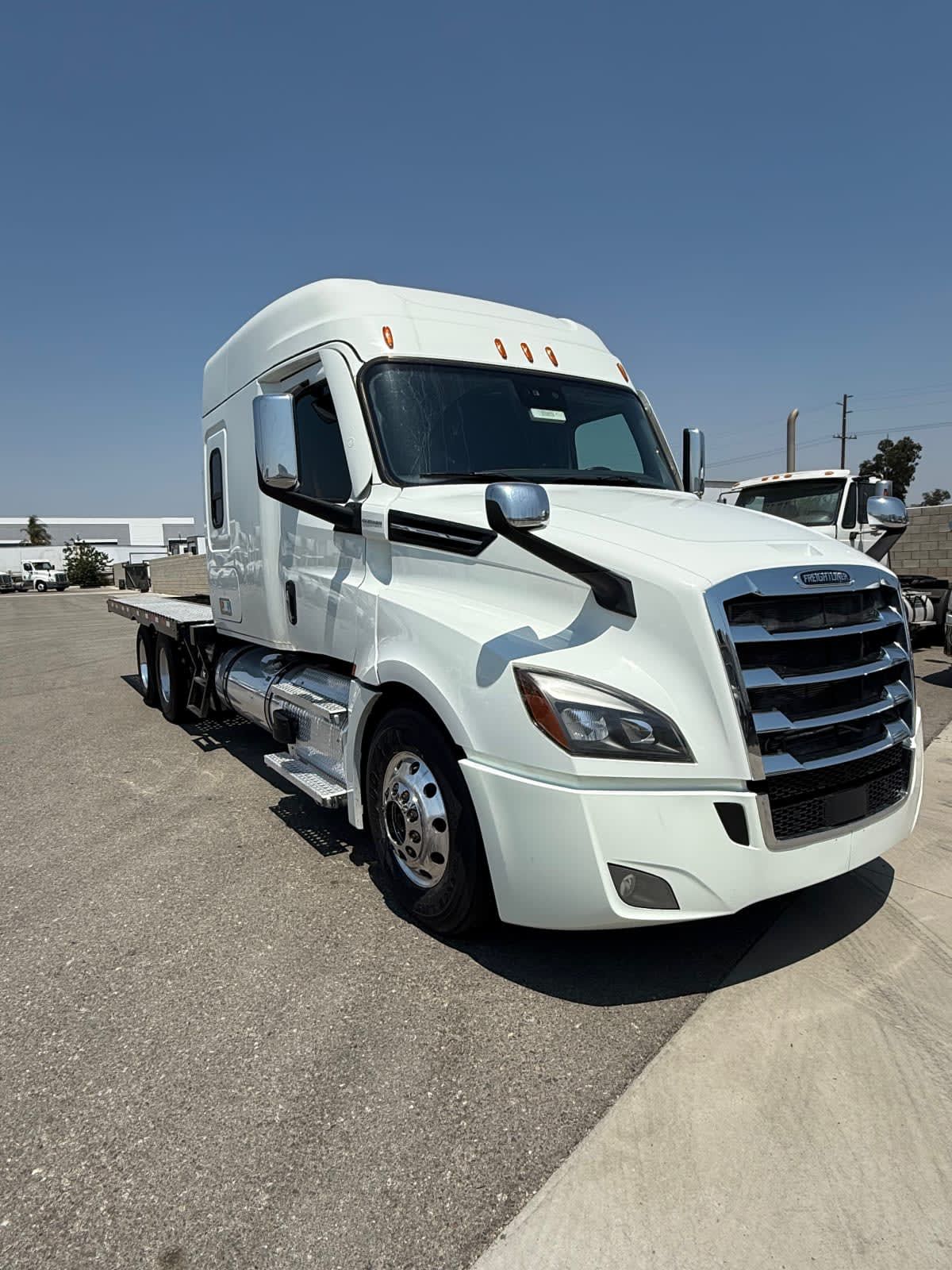 2020 Freightliner NEW CASCADIA 126