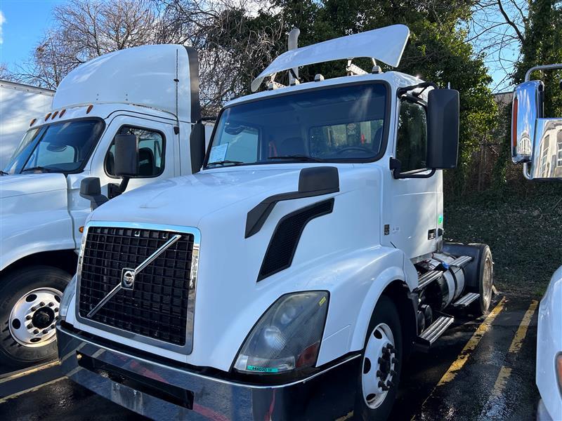 2016 Volvo VNL42T