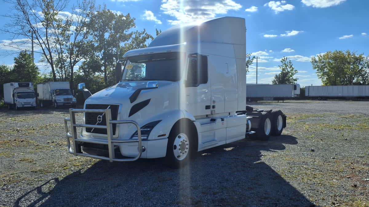 2020 Volvo VNR64T-640