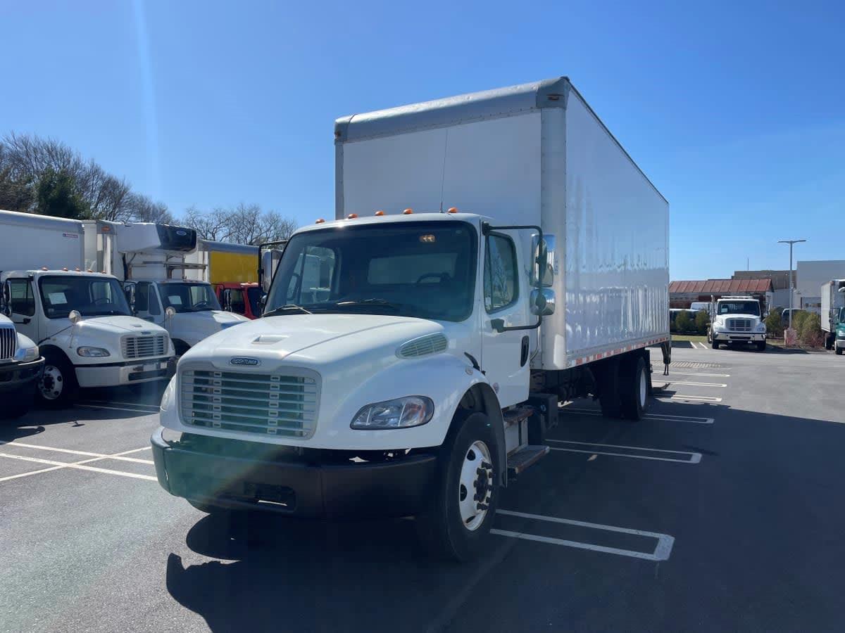 2018 Freightliner M2 106