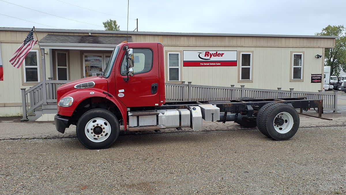 2017 Freightliner M2 106