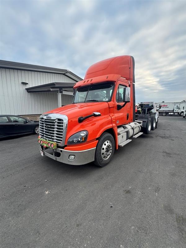 2018 Freightliner CASCADIA 125