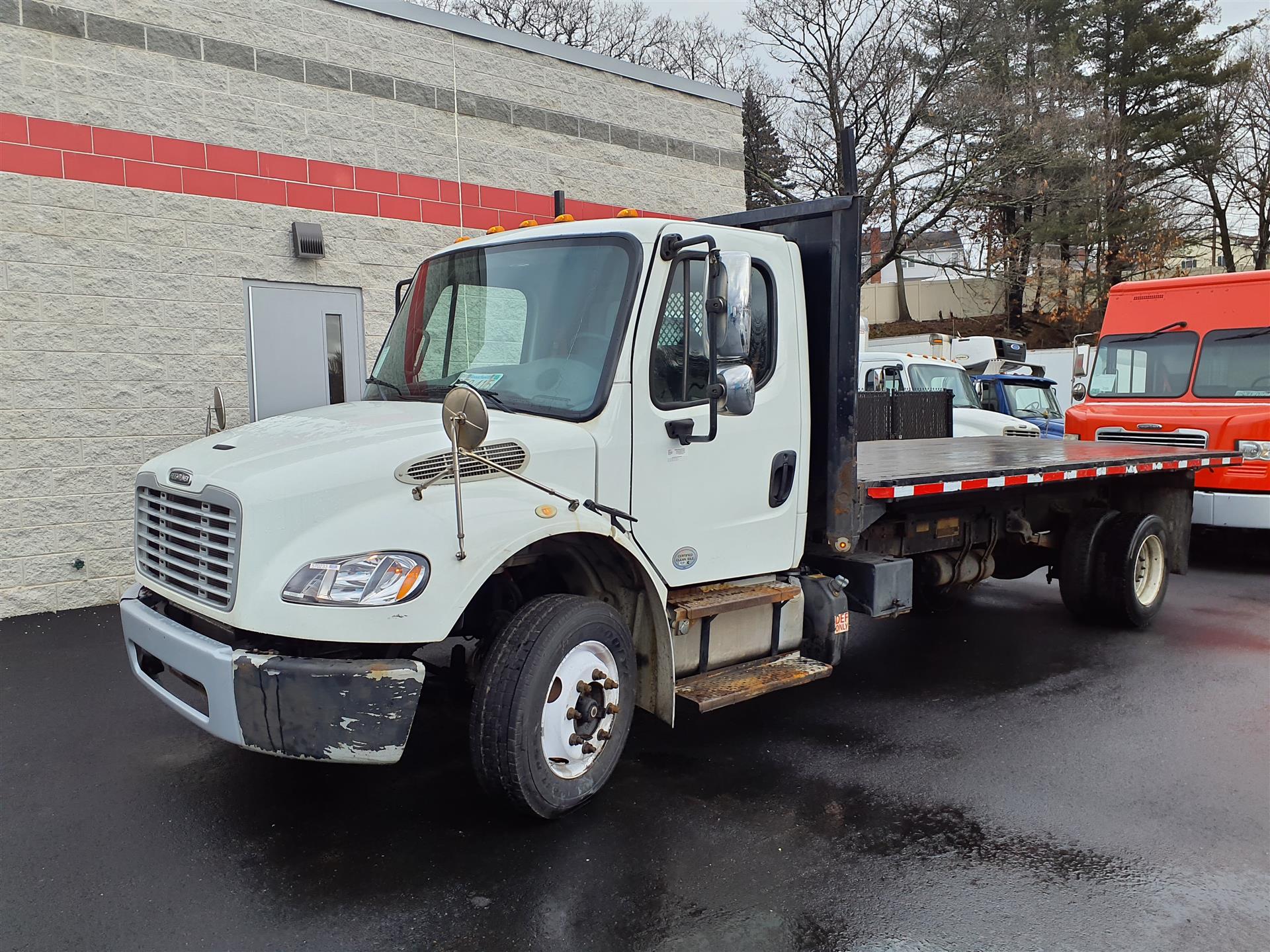 2015 Freightliner M2 106