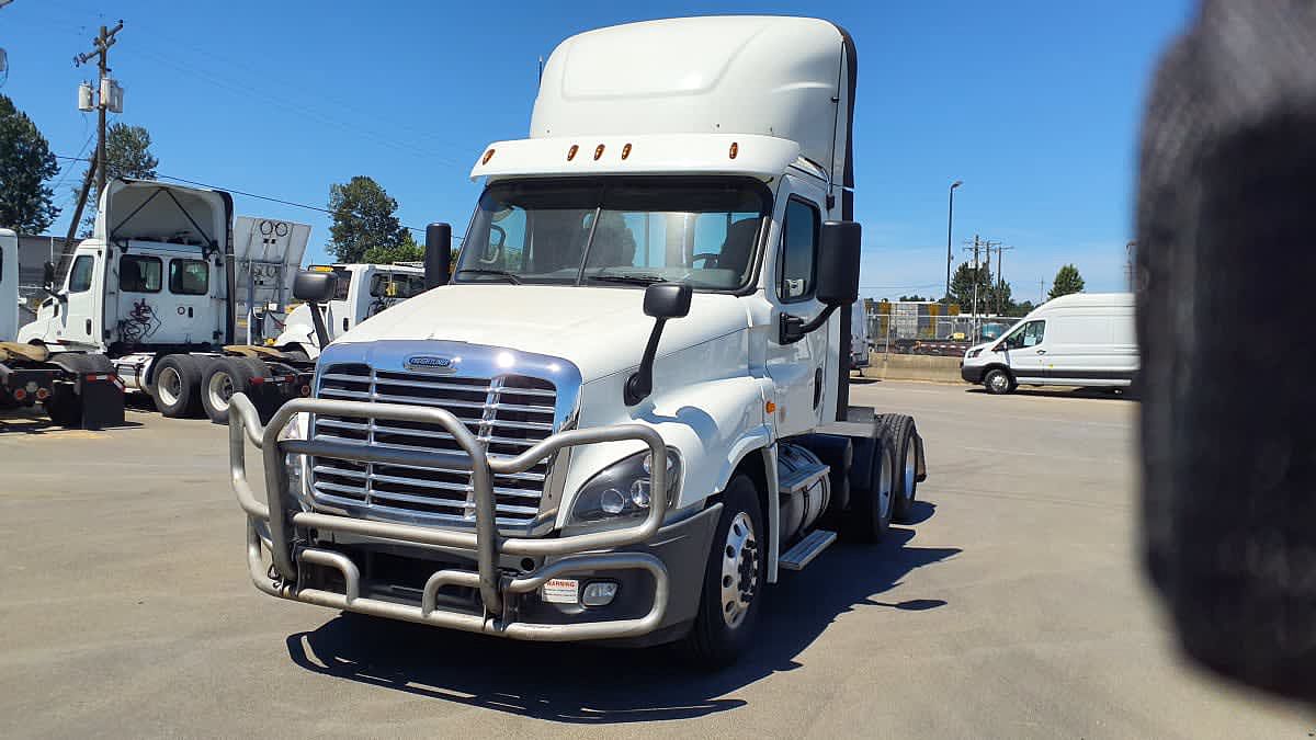2019 Freightliner CASCADIA 125