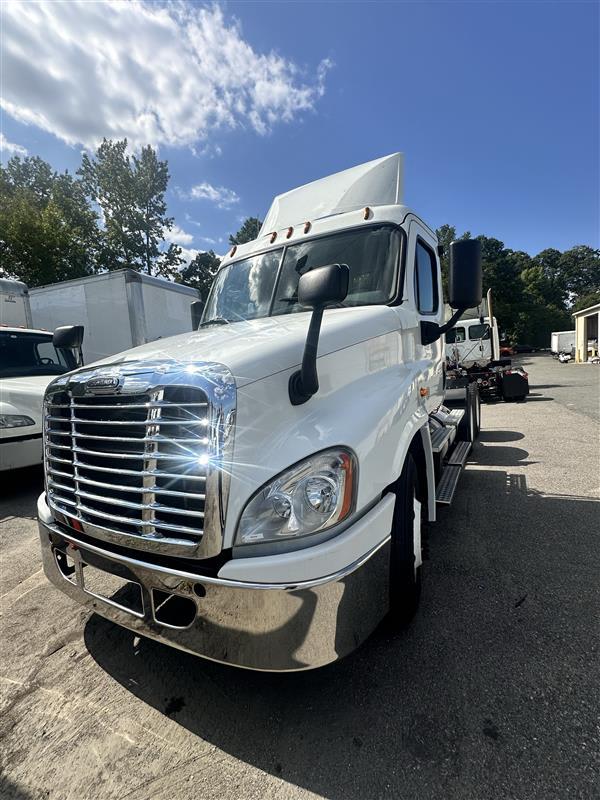 2019 Freightliner CASCADIA 125