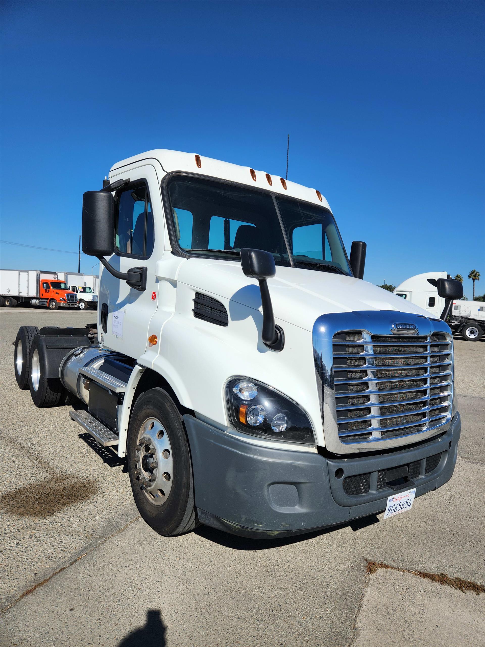 2018 Freightliner CASCADIA 113