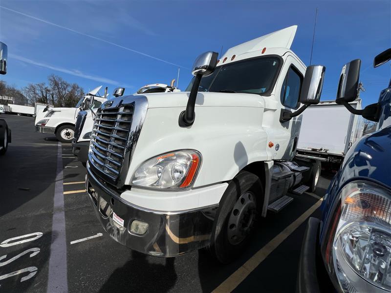 2015 Freightliner CASCADIA 125