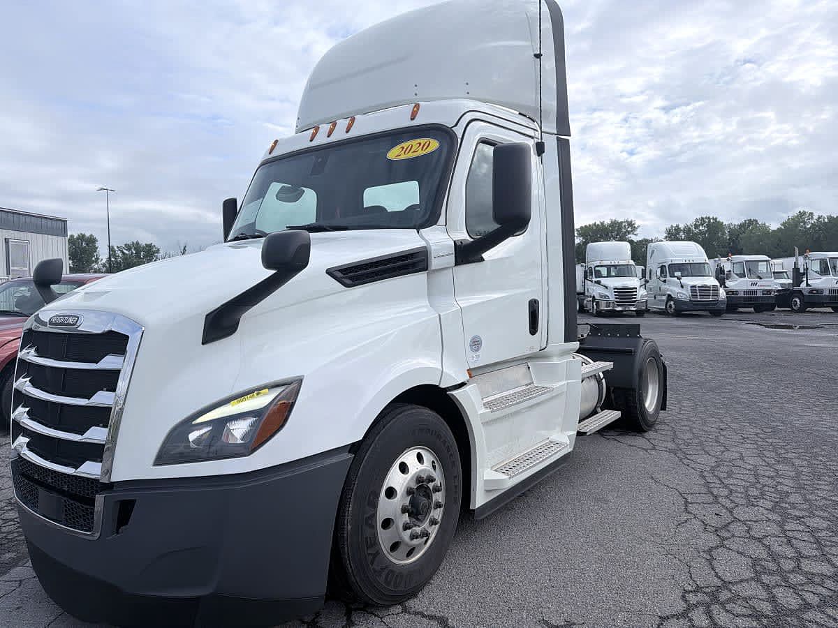2020 Freightliner NEW CASCADIA 126
