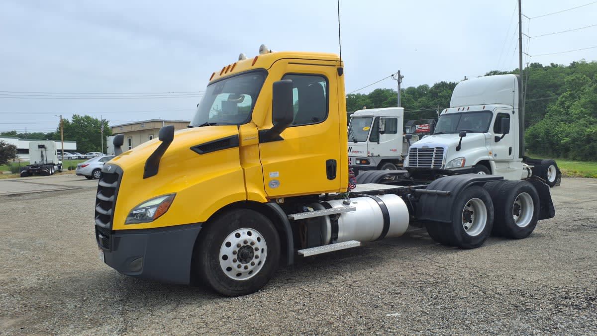 2020 Freightliner NEW CASCADIA 116