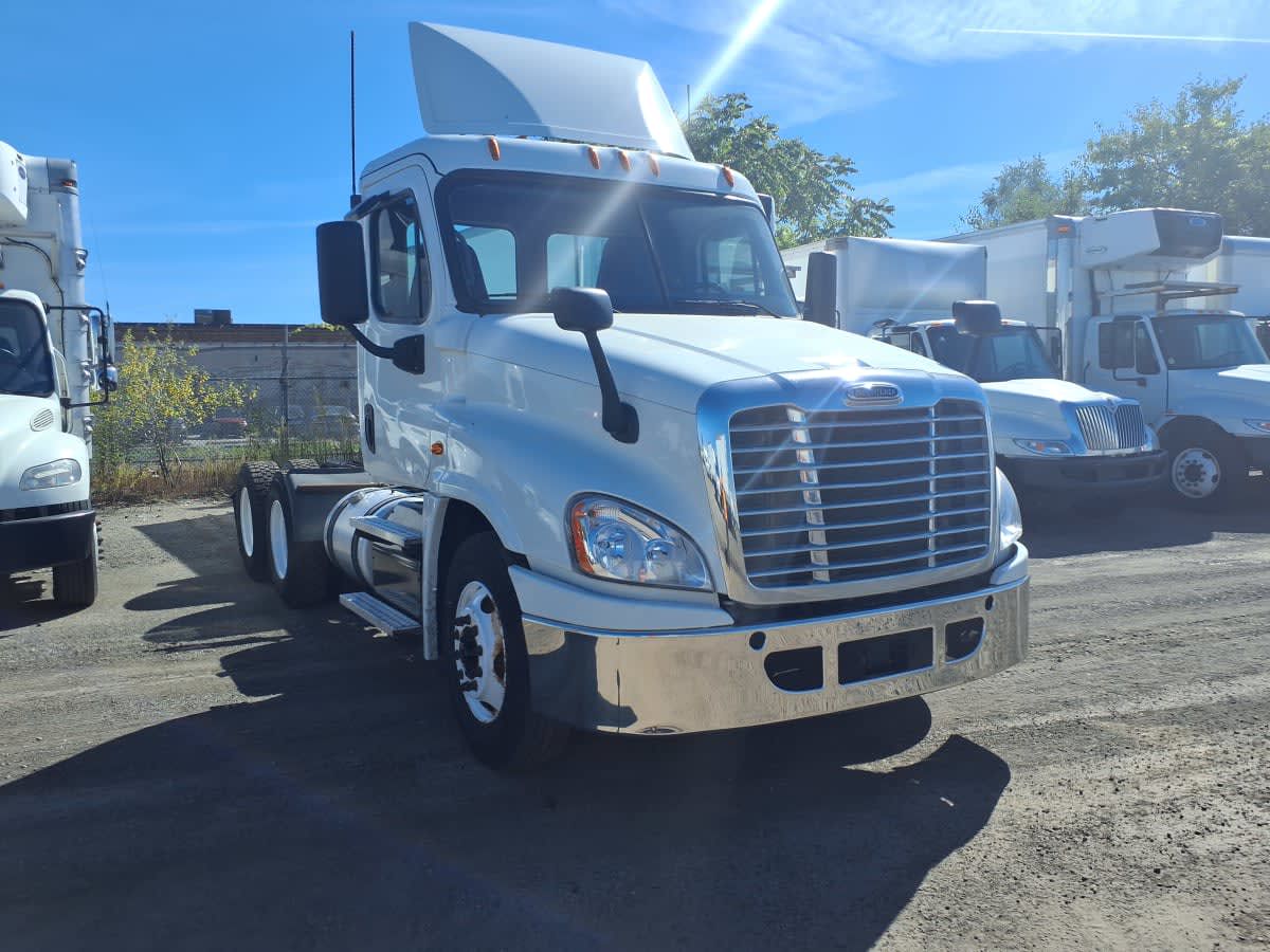 2018 Freightliner CASCADIA 125
