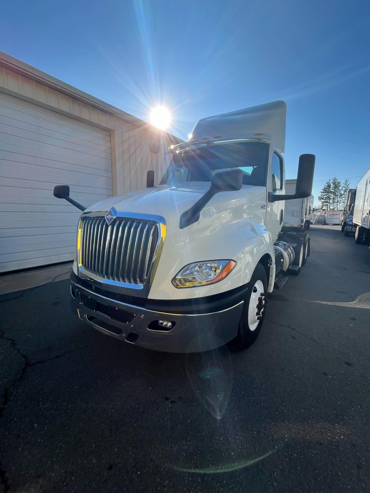 2018 International LT625