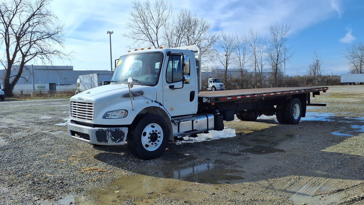 2017 Freightliner M2 106