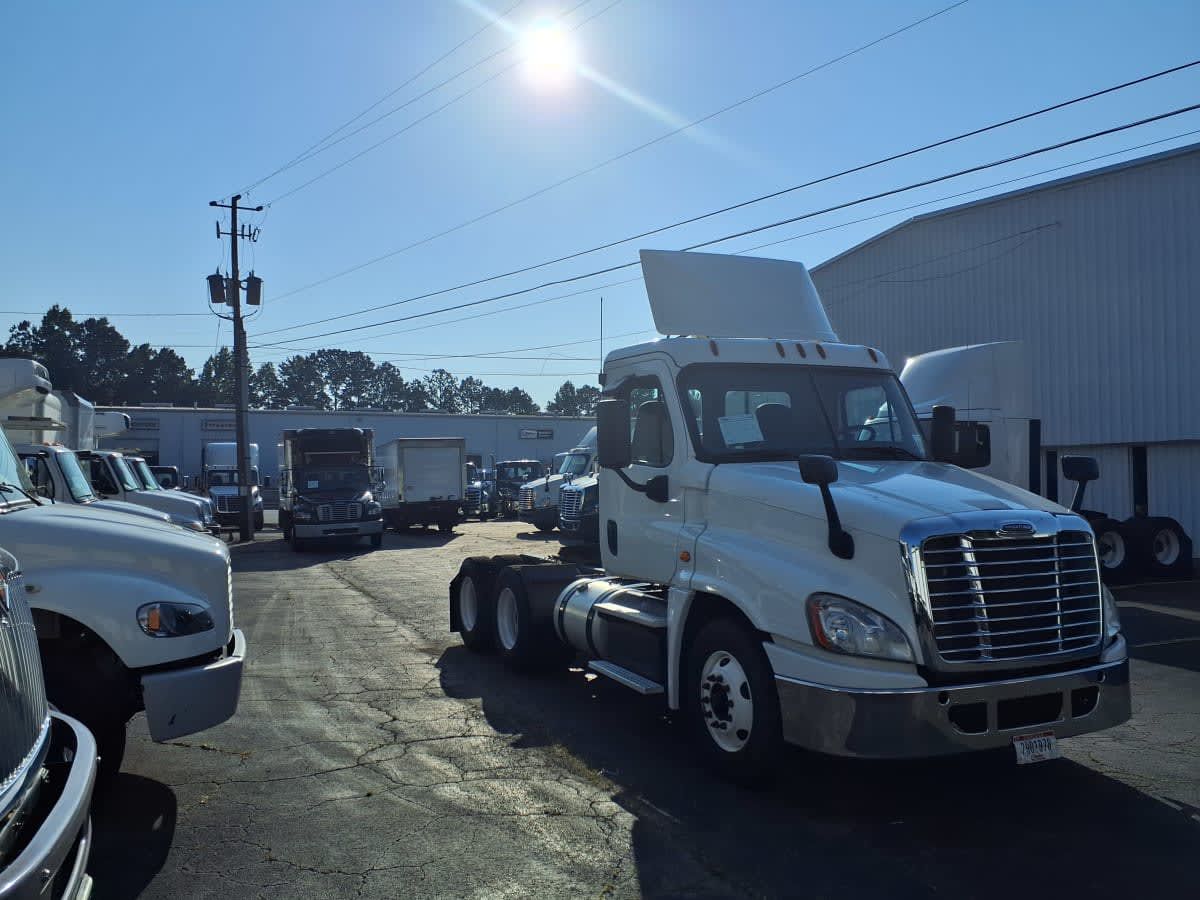 2018 Freightliner CASCADIA 125