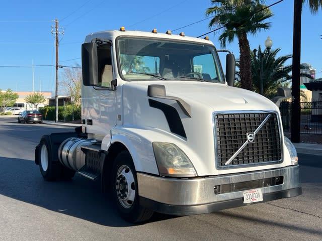 2016 Volvo VNL42T