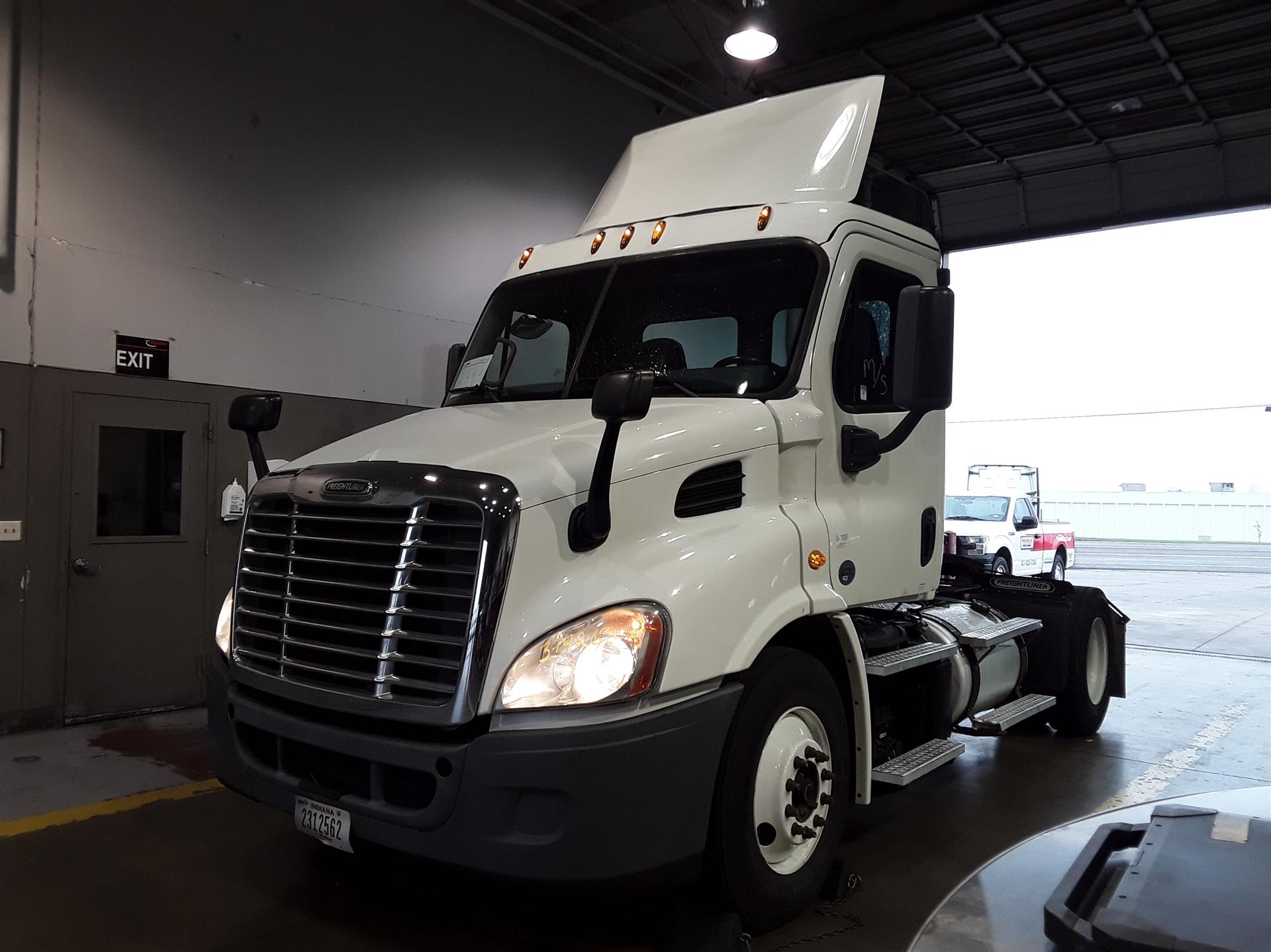 2015 Freightliner CASCADIA 113