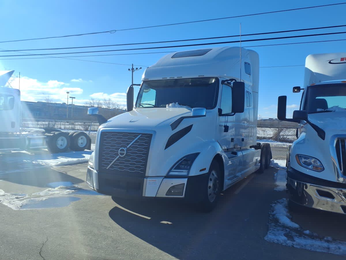2020 Volvo VNL64T-760