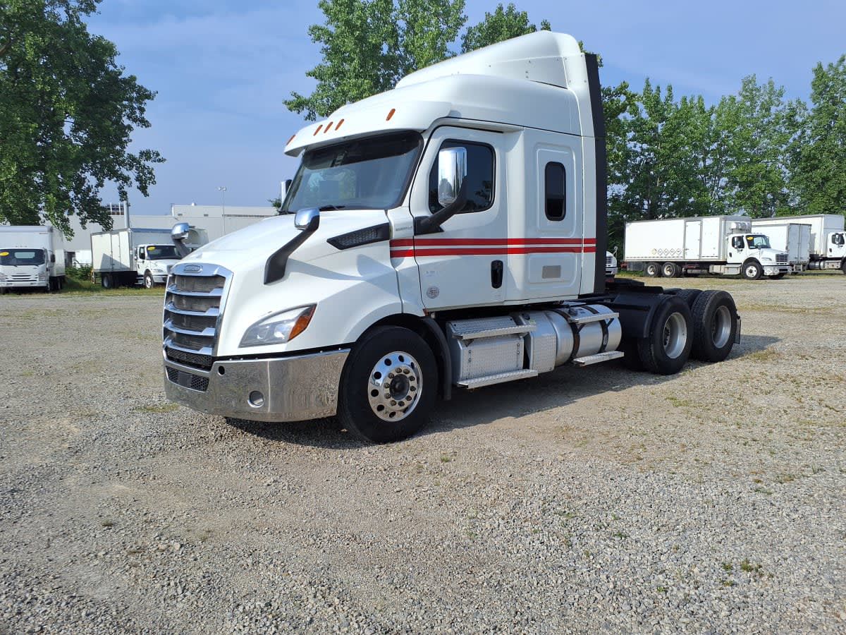 2020 Freightliner NEW CASCADIA 116