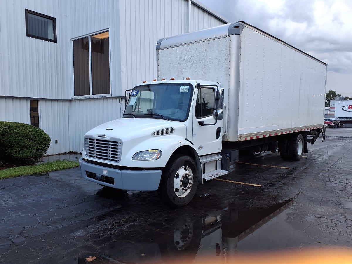 2021 Freightliner M2 106