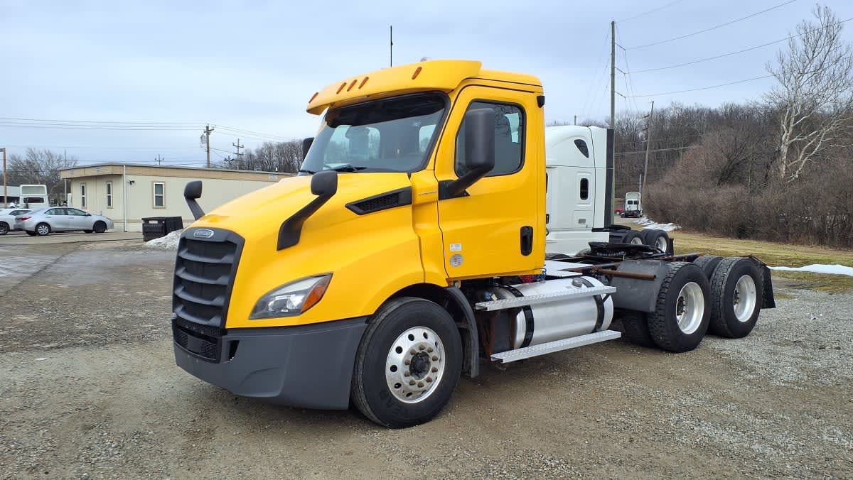 2020 Freightliner NEW CASCADIA 116