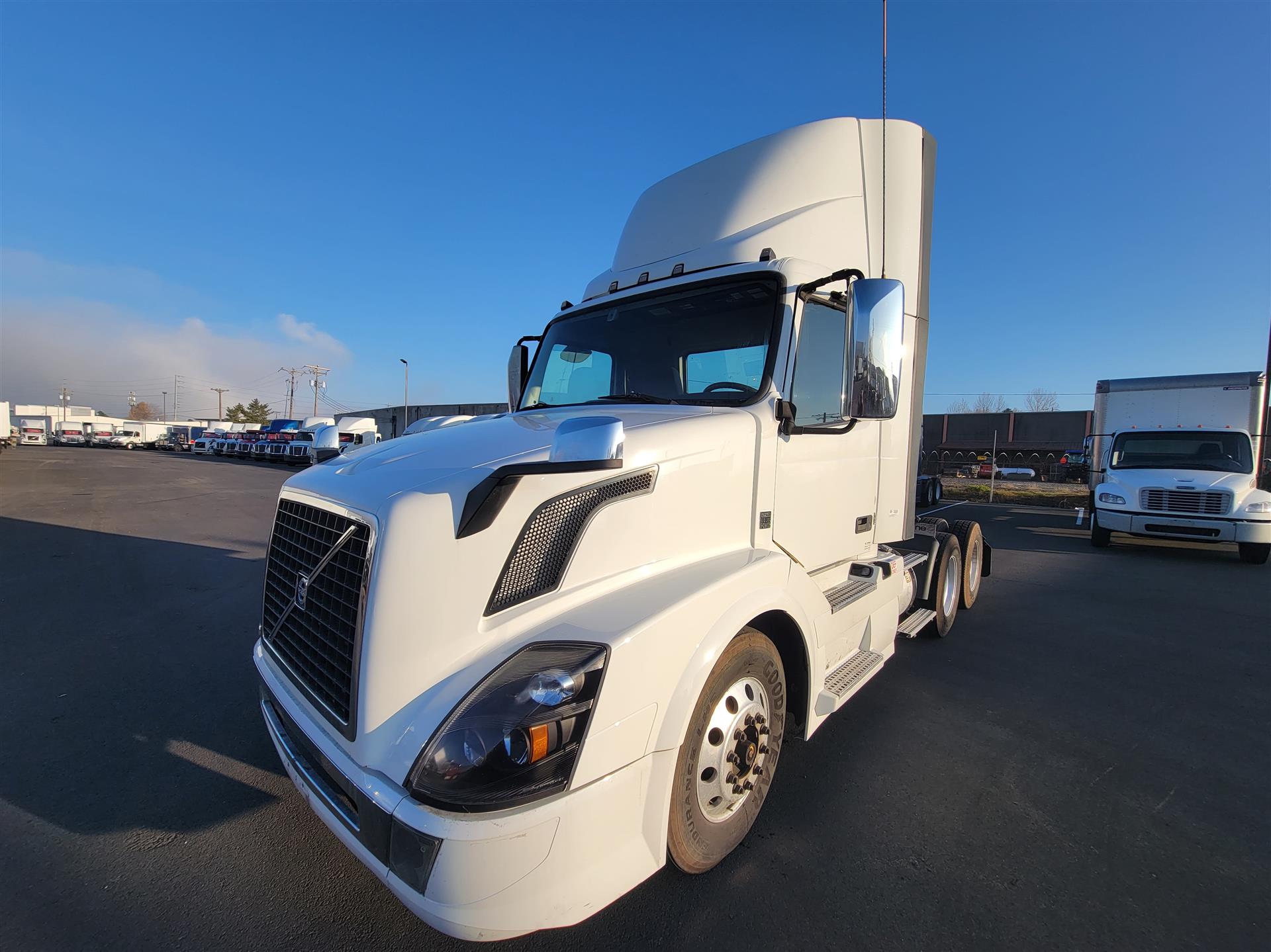 2017 Volvo VNL64T