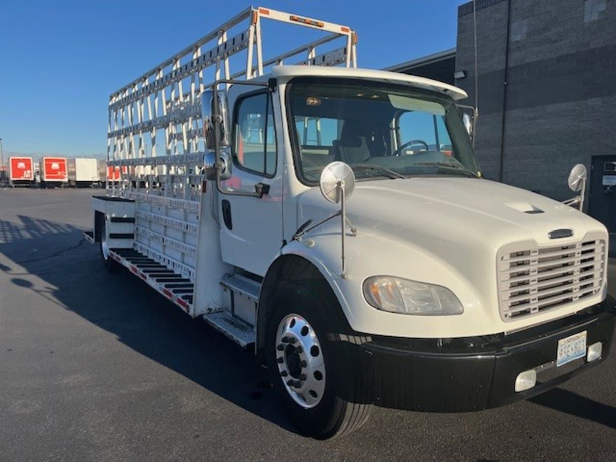 2017 Freightliner M2 106