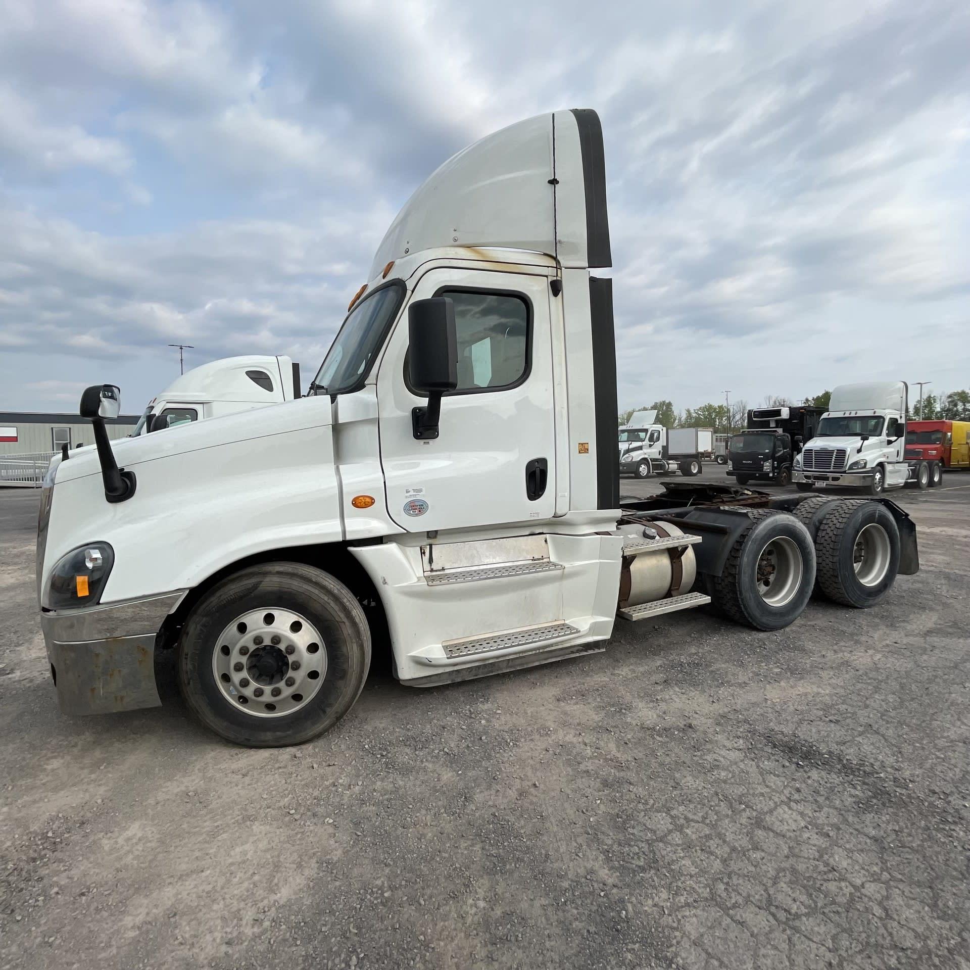 2017 Freightliner CASCADIA 125