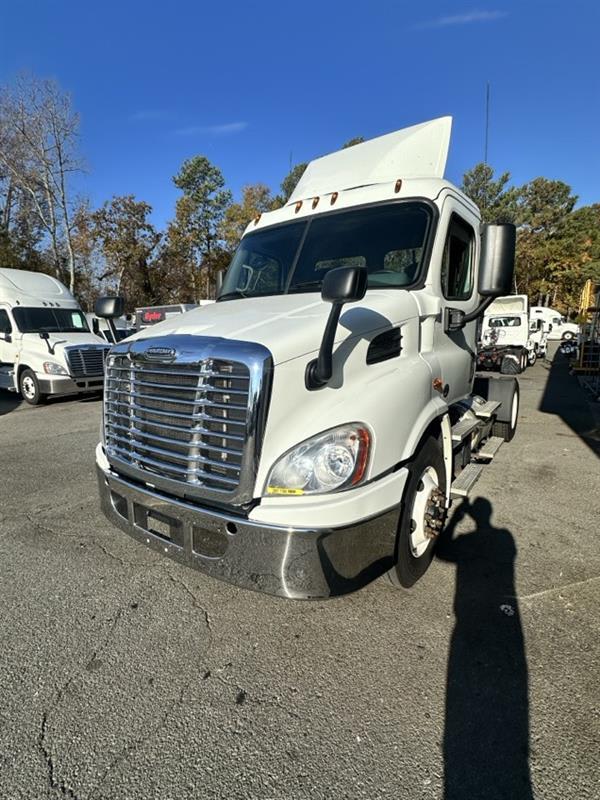 2016 Freightliner CASCADIA 113