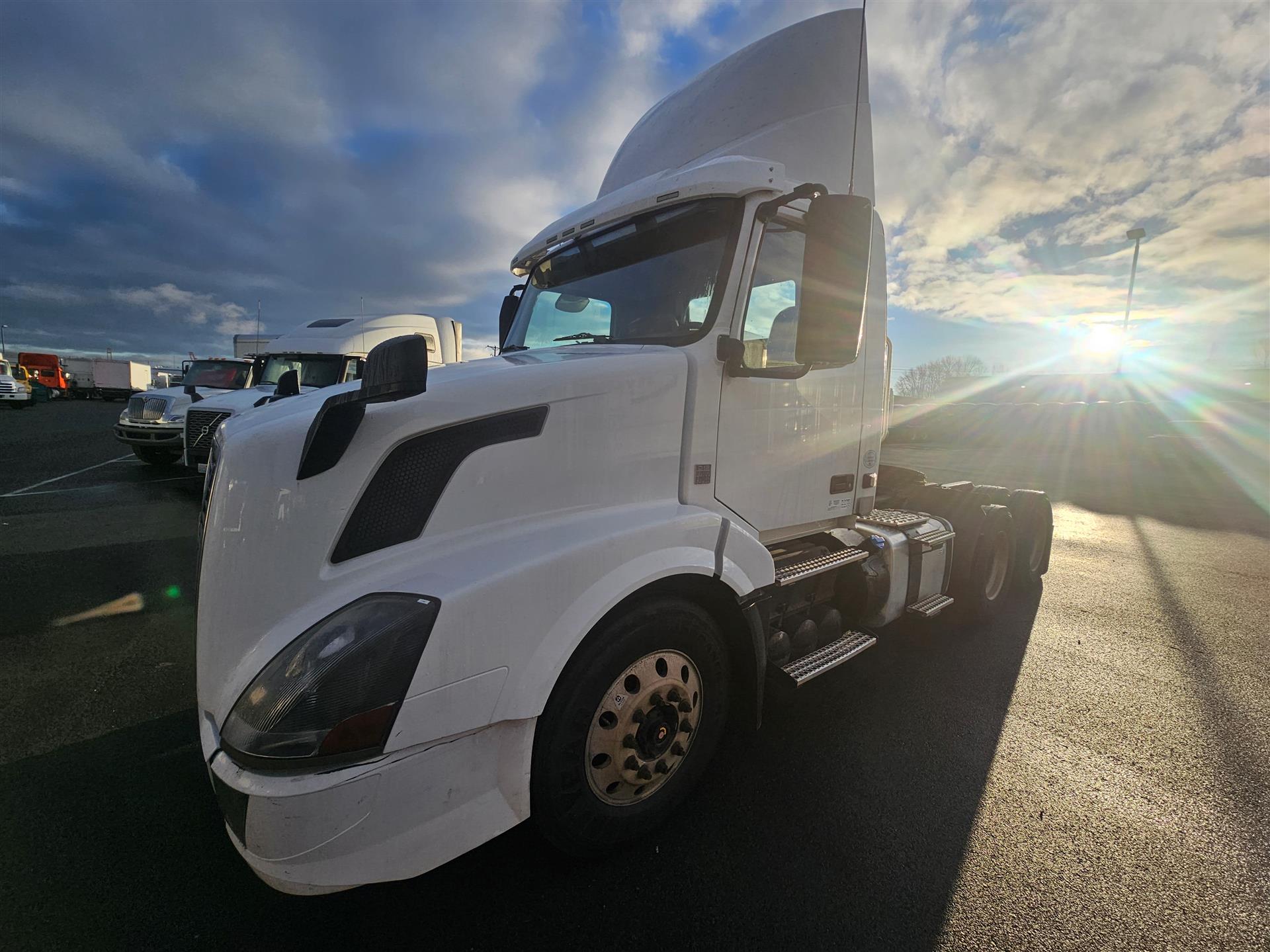 2017 Volvo VNL64T