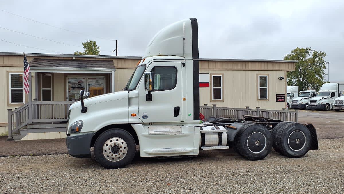 2020 Freightliner CASCADIA 125