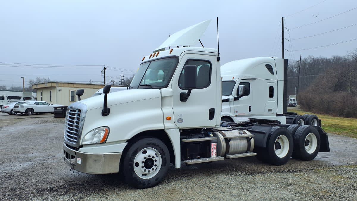 2018 Freightliner CASCADIA 125