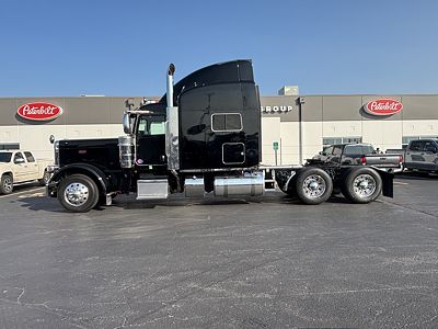 2022 Peterbilt 389