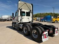 2021 Freightliner CASCADIA 126