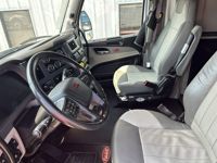 2023 Peterbilt 579