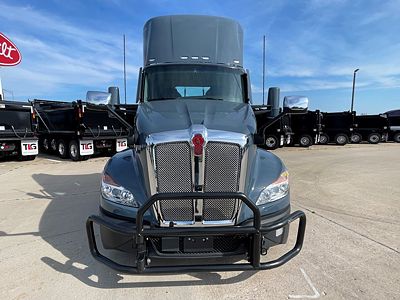 2023 Kenworth T680