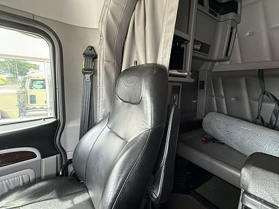 2022 Peterbilt 389-131