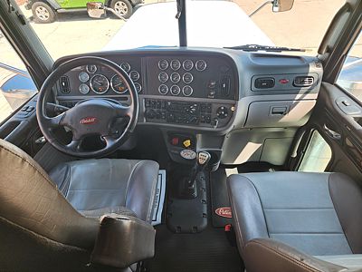 2017 Peterbilt 389