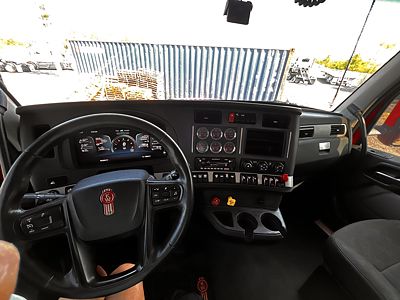 2025 Kenworth T880