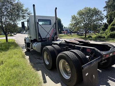 2019 Volvo VHD64