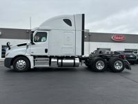 2020 Freightliner CASCADIA 126